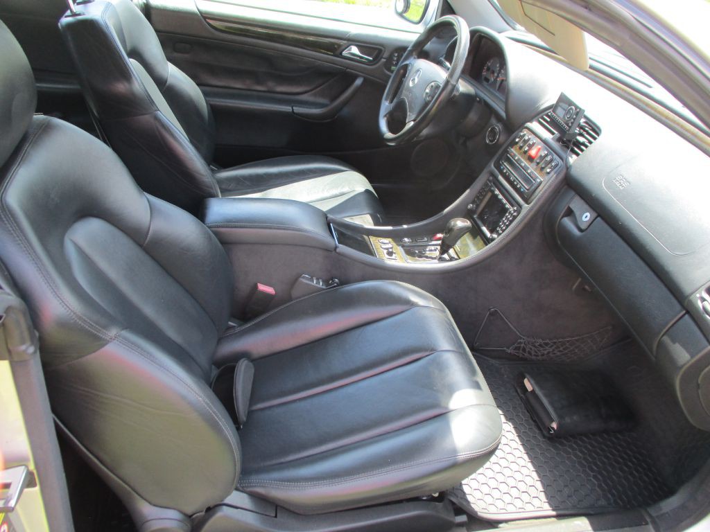 2002 Mercedes-Benz CLK-Class Image 9