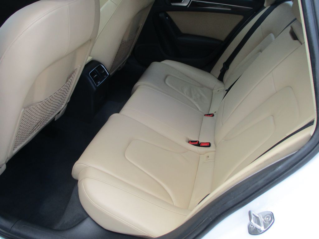 2016 Audi A4 Image 10