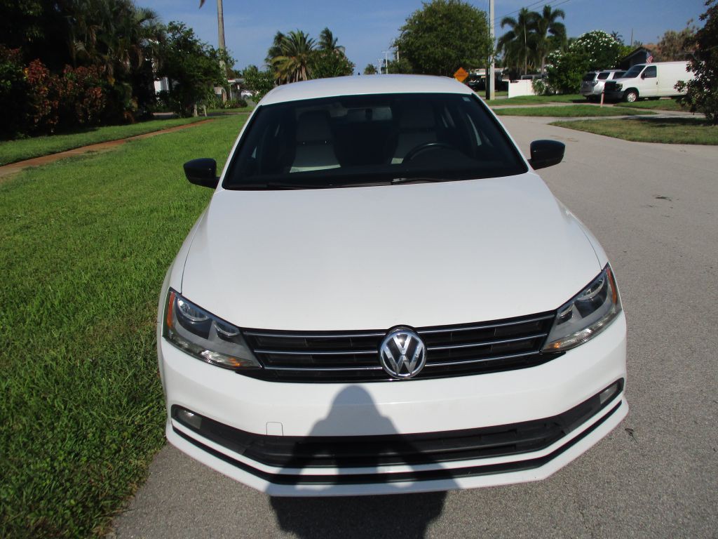2015 Volkswagen Jetta Image 2