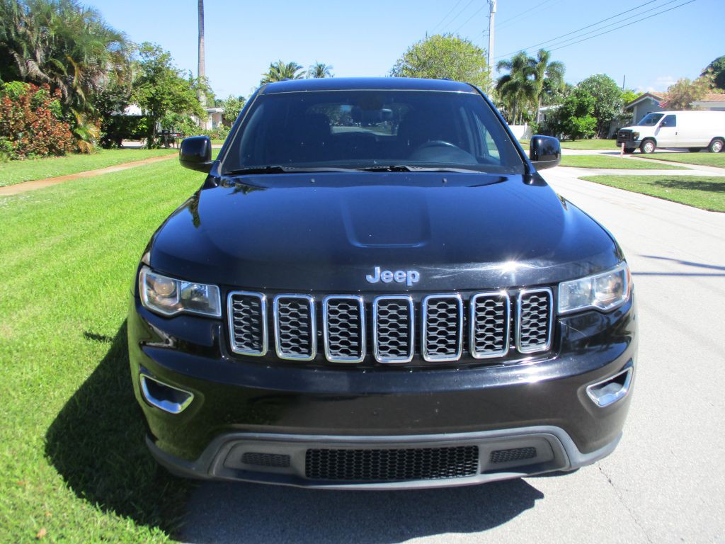 2017 Jeep Grand Cherokee Image 2