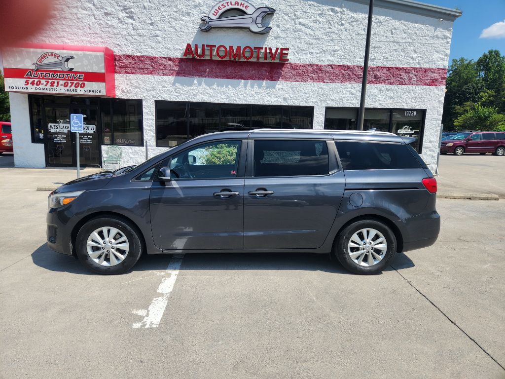 2016 Kia Sedona Image 9