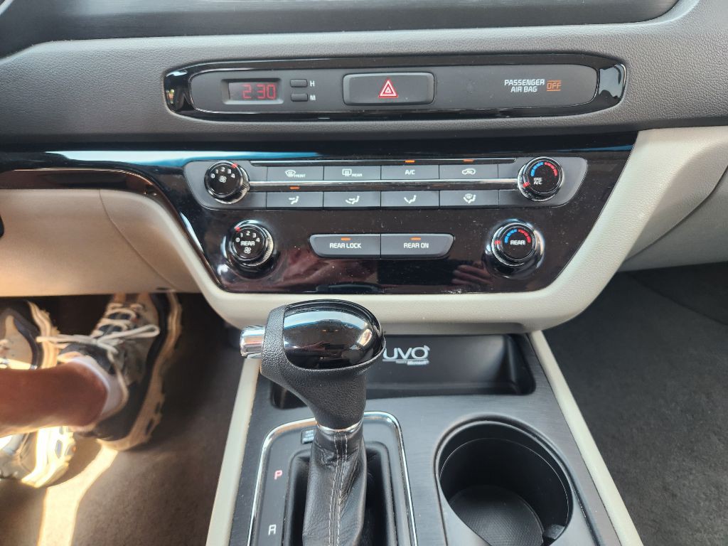 2016 Kia Sedona Image 5