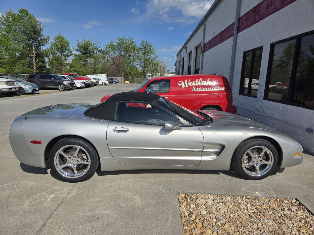 2004 Chevrolet Corvette Image 2