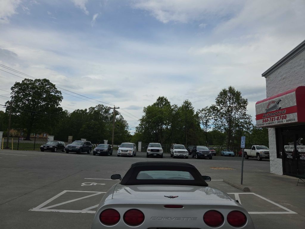 2004 Chevrolet Corvette Image 3