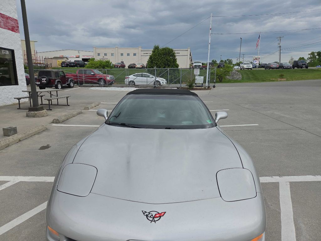 2004 Chevrolet Corvette Image 4
