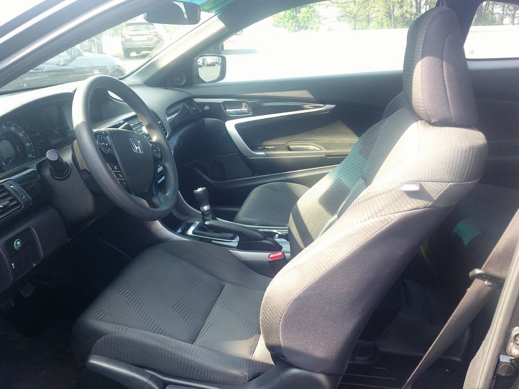 2016 Honda Accord Image 2