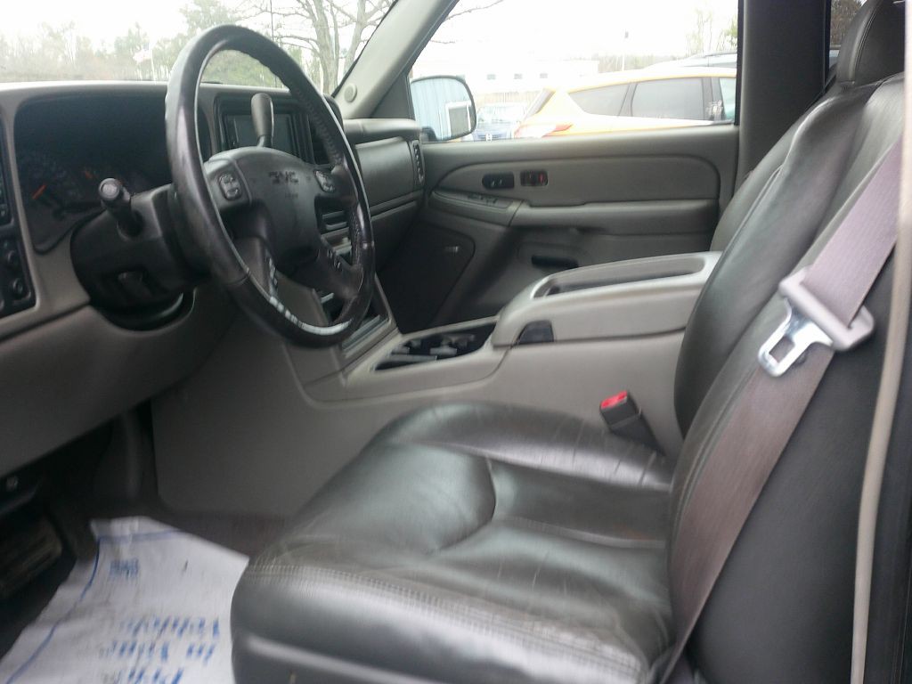 2005 GMC Sierra Image 2