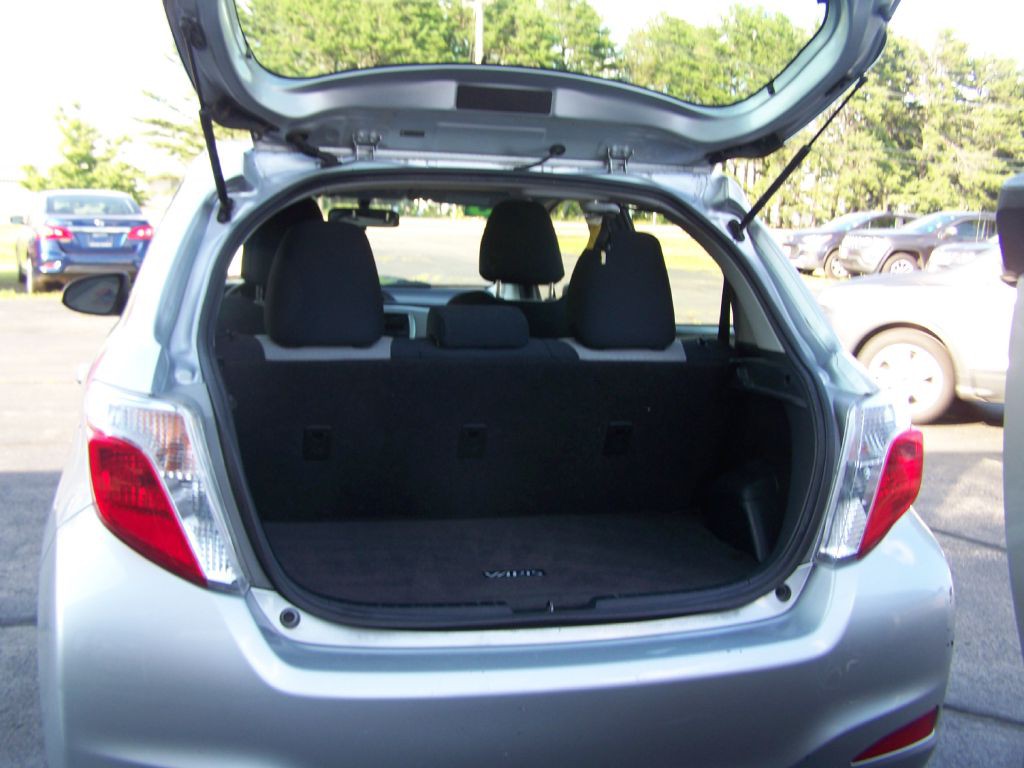 2013 Toyota Yaris Image 5