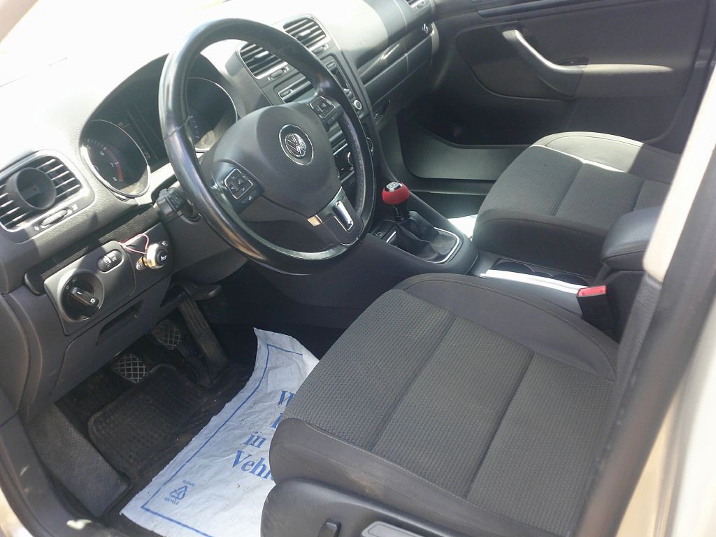 2013 Volkswagen Jetta Image 2