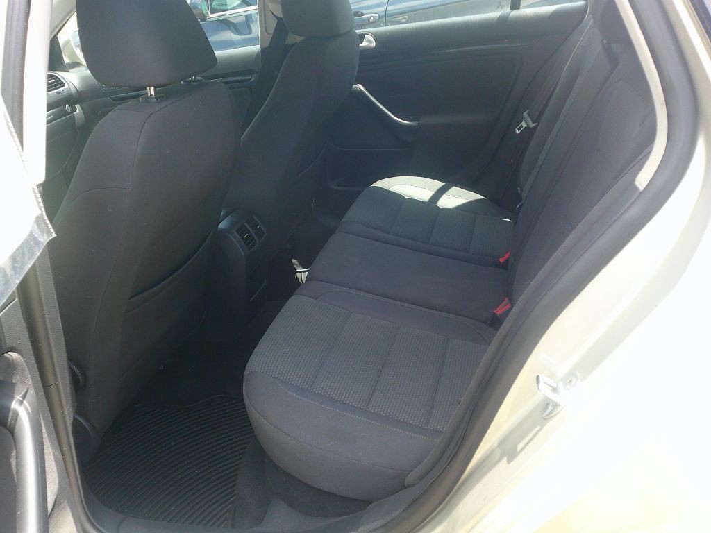 2013 Volkswagen Jetta Image 3