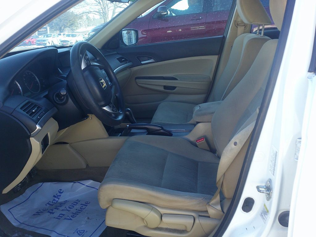 2012 Honda Accord Image 2