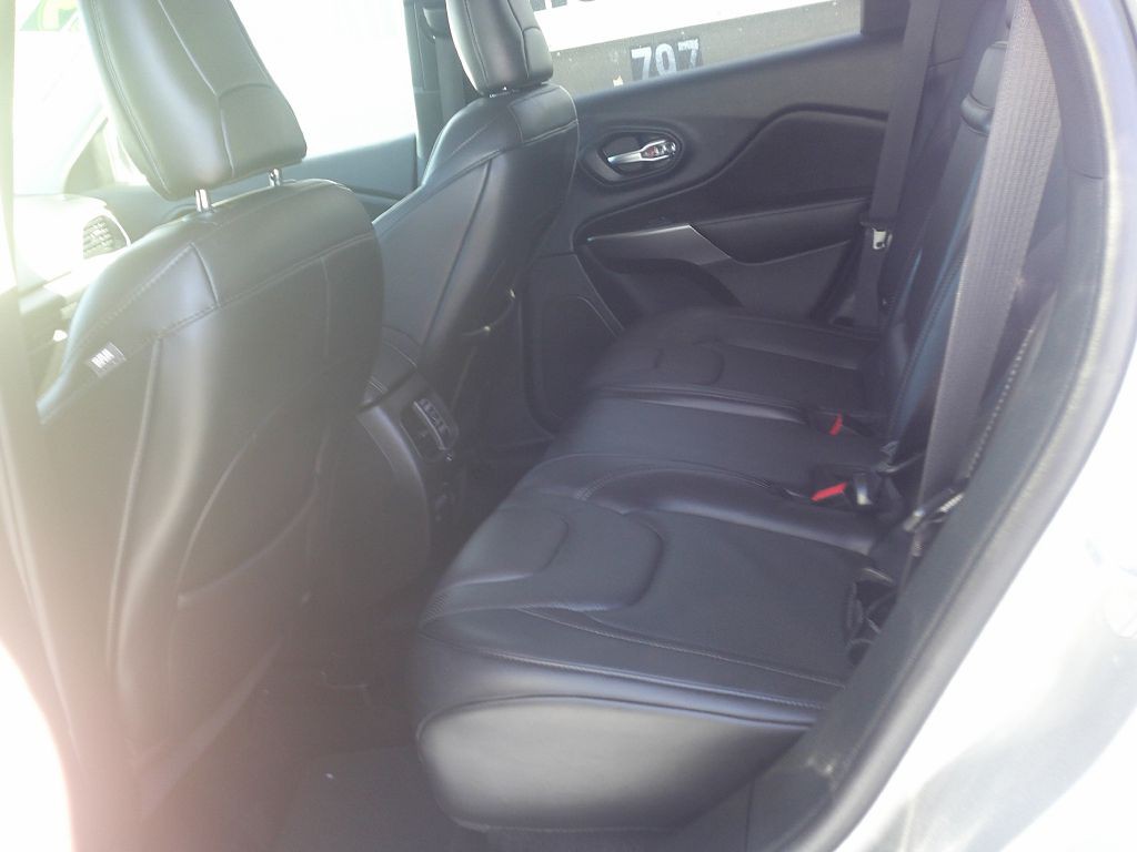 2019 Jeep Cherokee Image 4