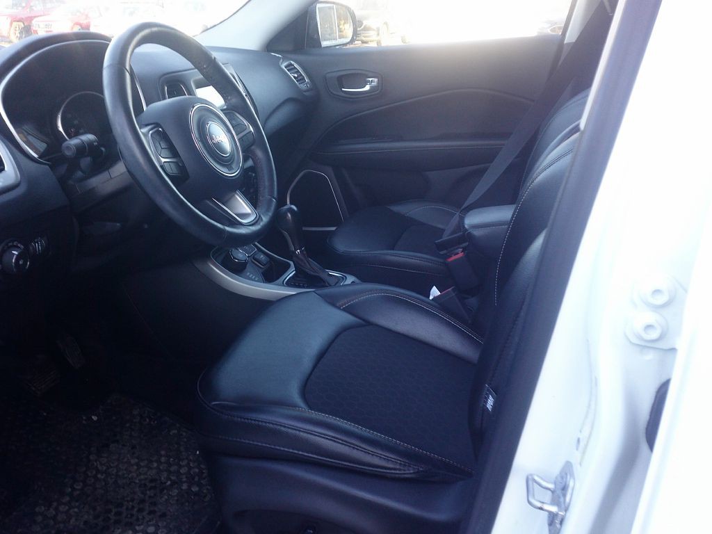 2019 Jeep Compass Image 2