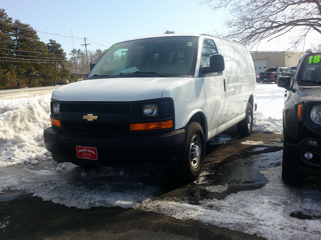 2017 Chevrolet Express Image 6