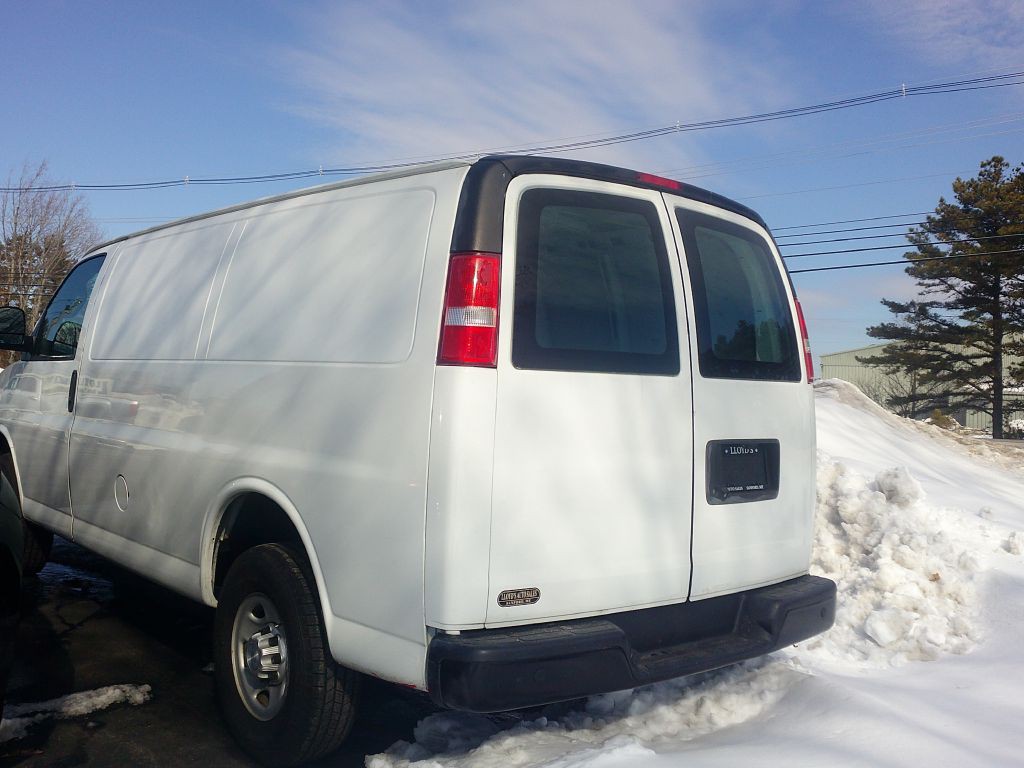 2017 Chevrolet Express Image 7