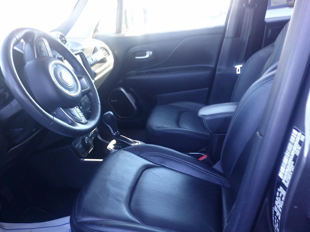 2021 Jeep Renegade Image 2