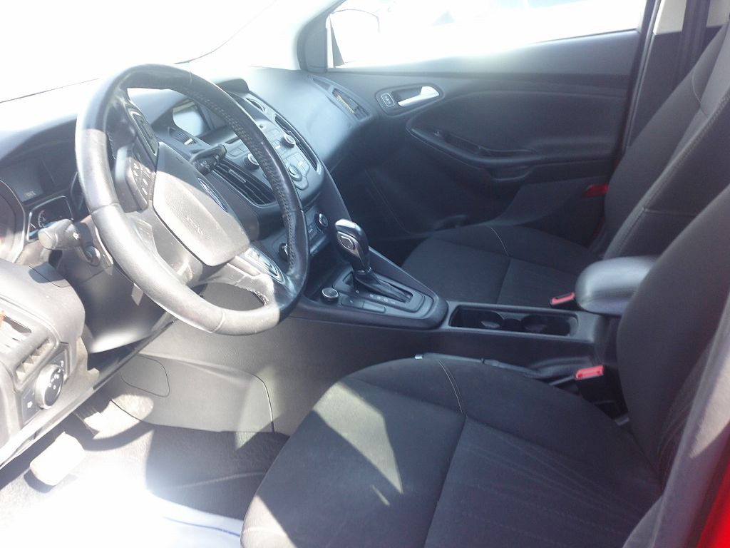2016 Ford Focus Image 2