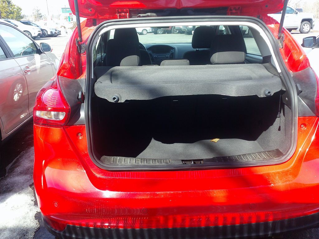 2016 Ford Focus Image 4