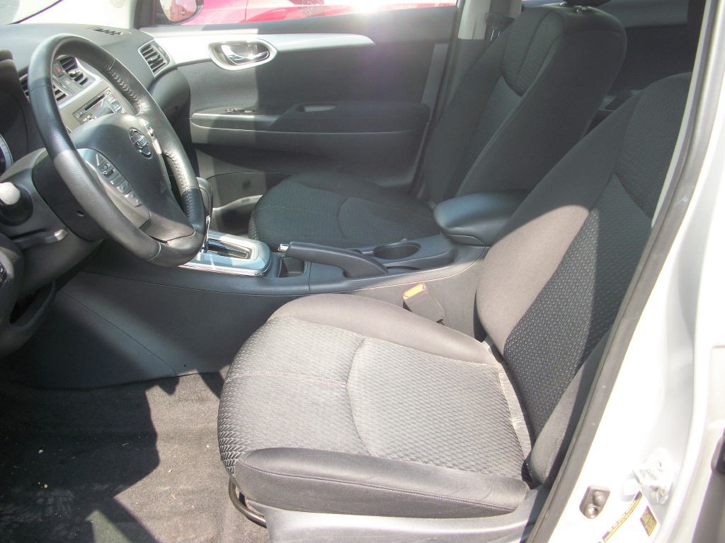 2013 Nissan Sentra Image 3