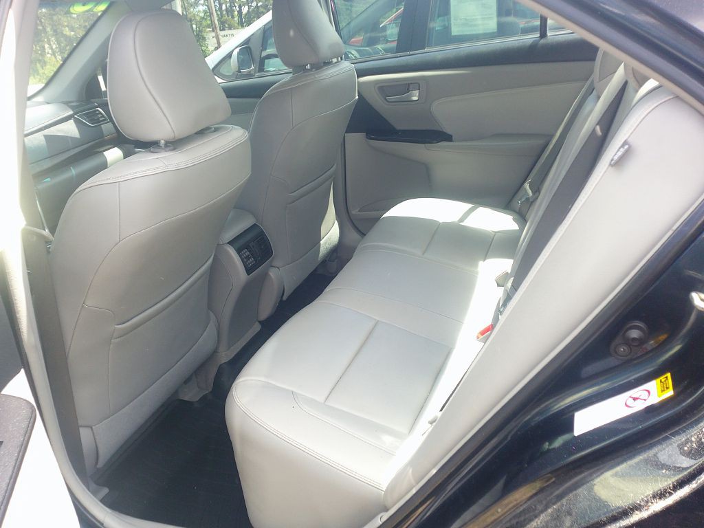 2016 Toyota Camry Image 3
