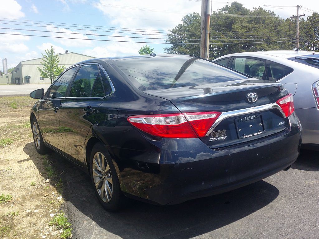 2016 Toyota Camry Image 4