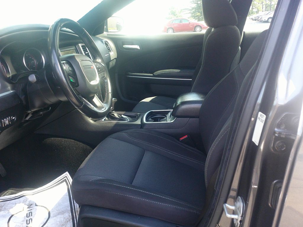 2019 Dodge Charger Image 2