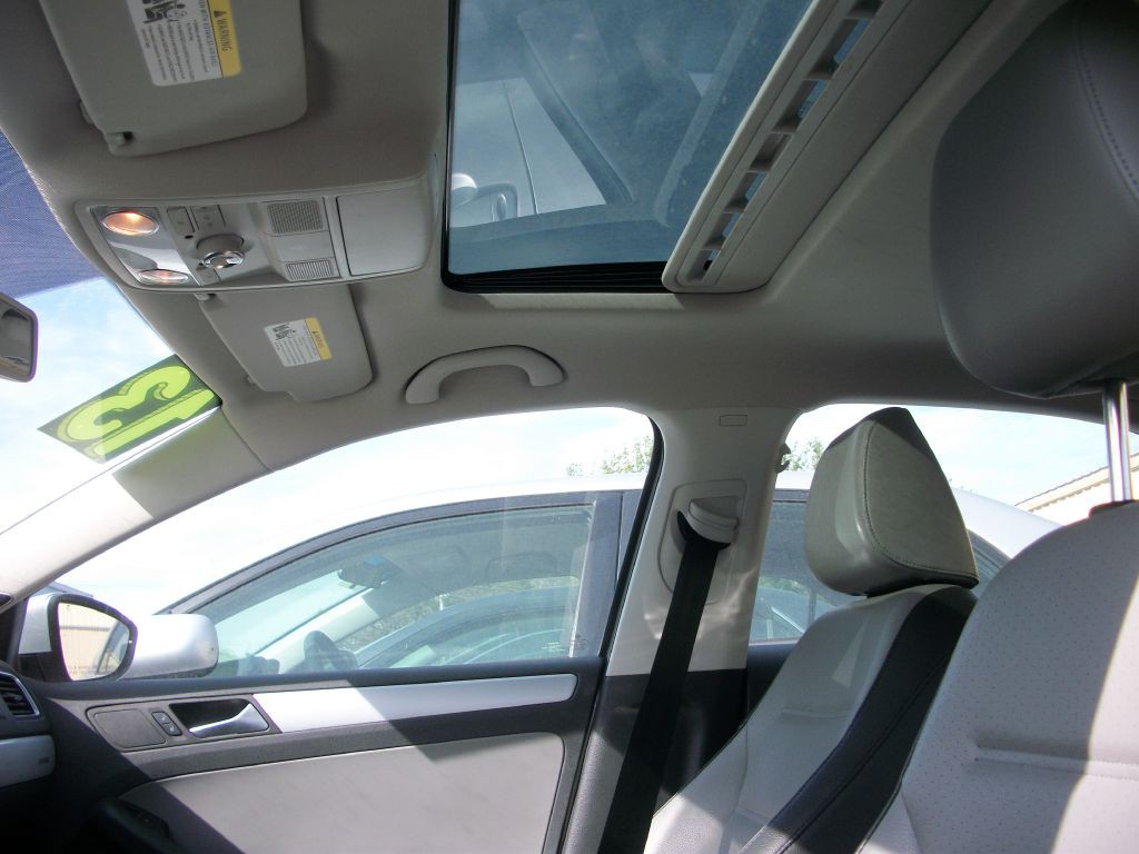 2013 Volkswagen Jetta Image 3