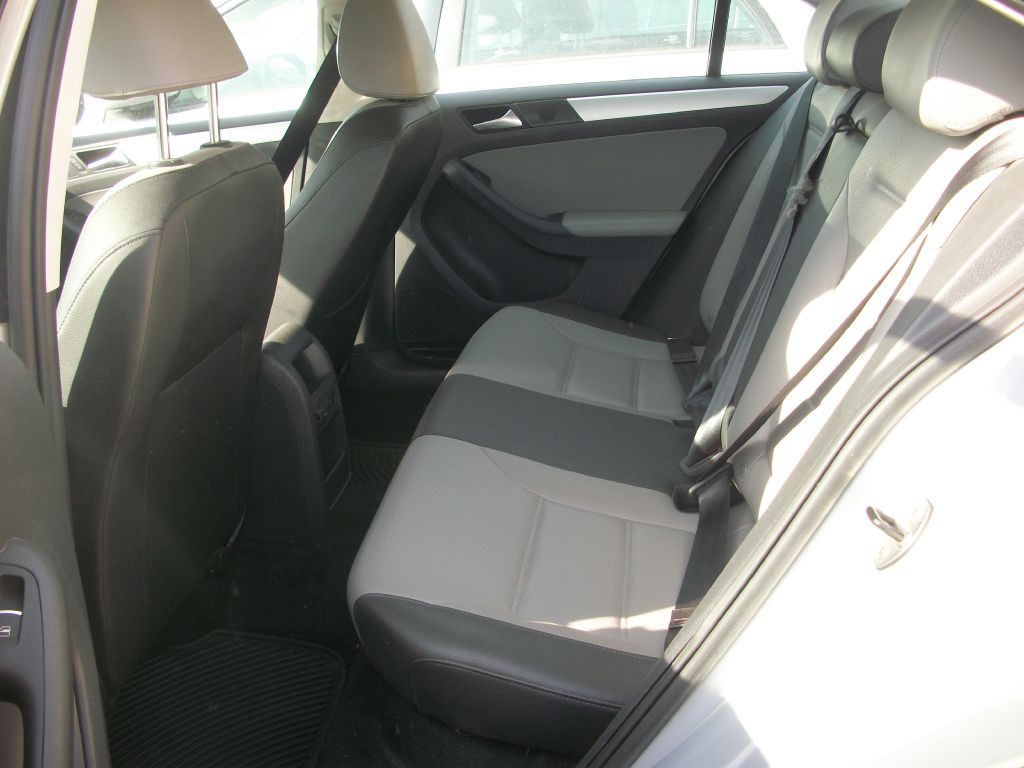 2013 Volkswagen Jetta Image 4