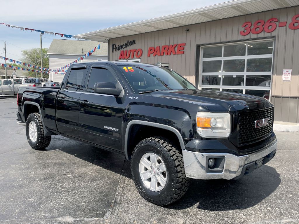 2015 GMC Sierra Image 2