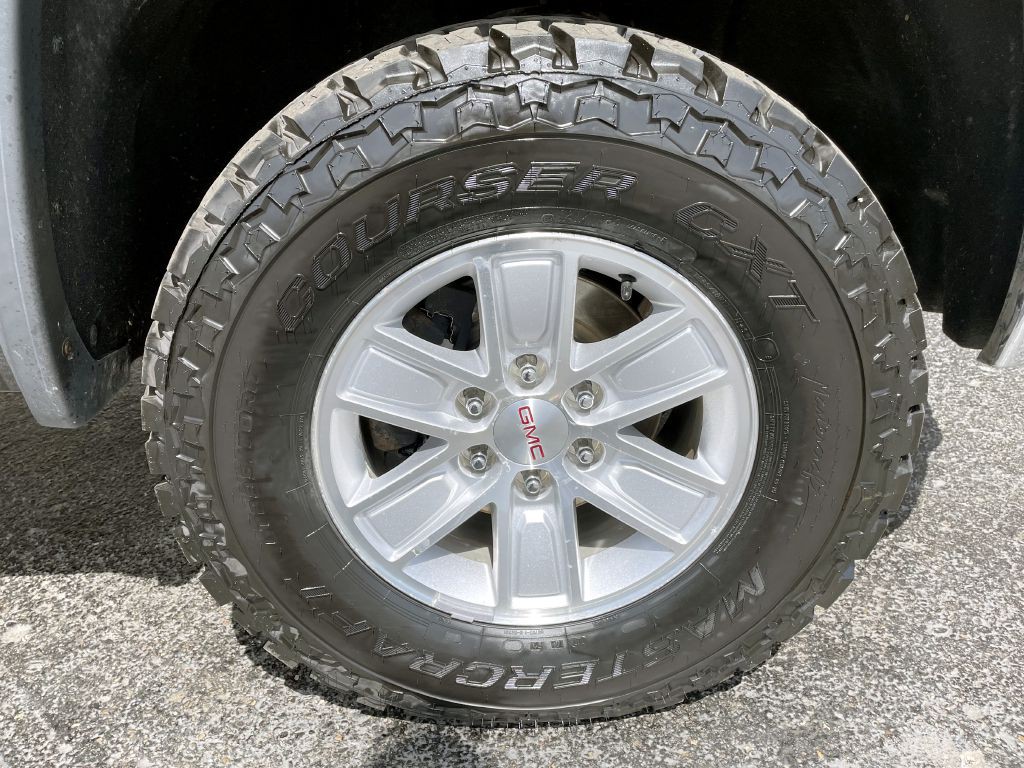 2015 GMC Sierra Image 16