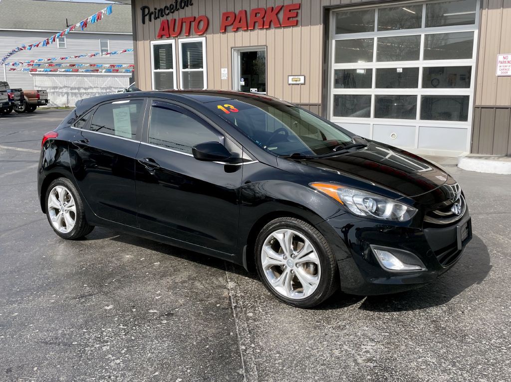 2013 Hyundai Elantra Image 2