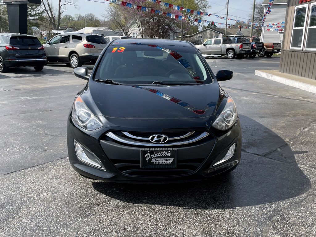 2013 Hyundai Elantra Image 3