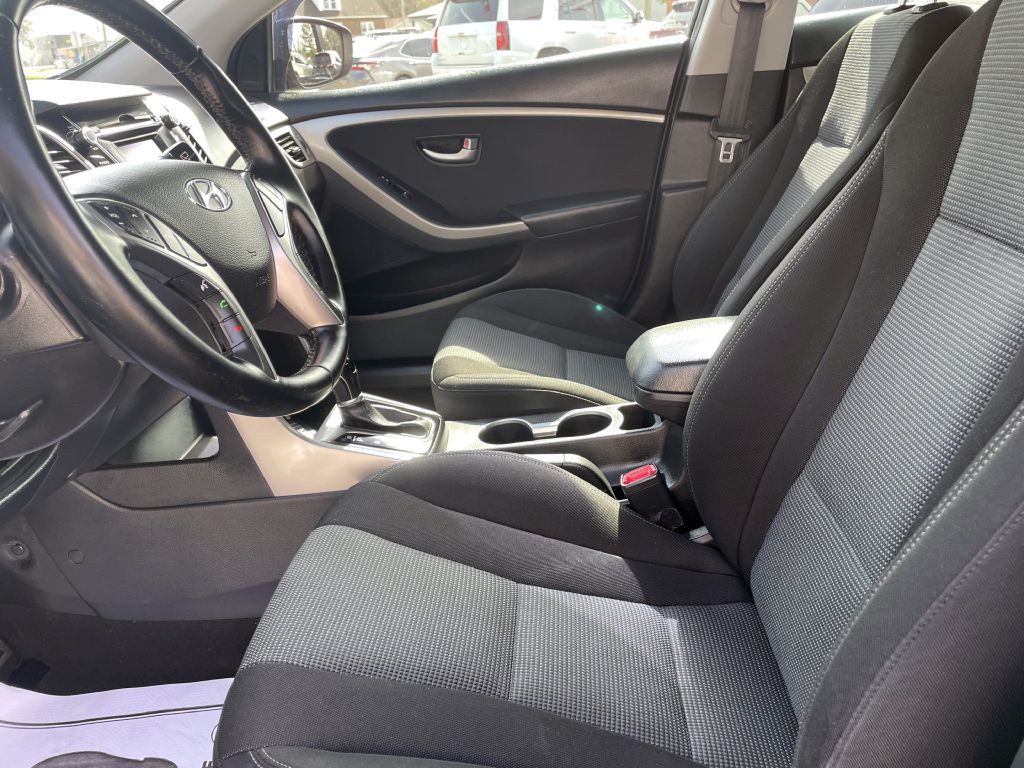 2013 Hyundai Elantra Image 9