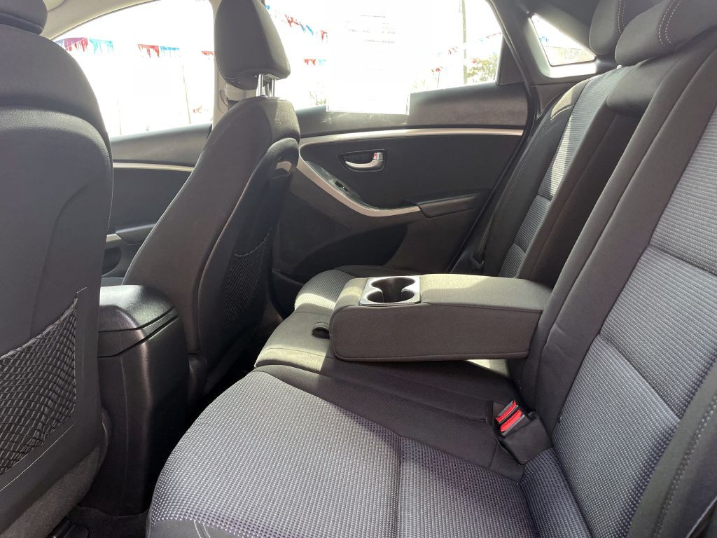 2013 Hyundai Elantra Image 13