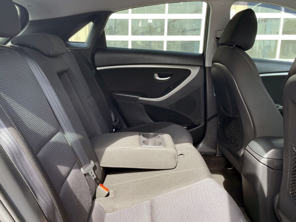 2013 Hyundai Elantra Image 15