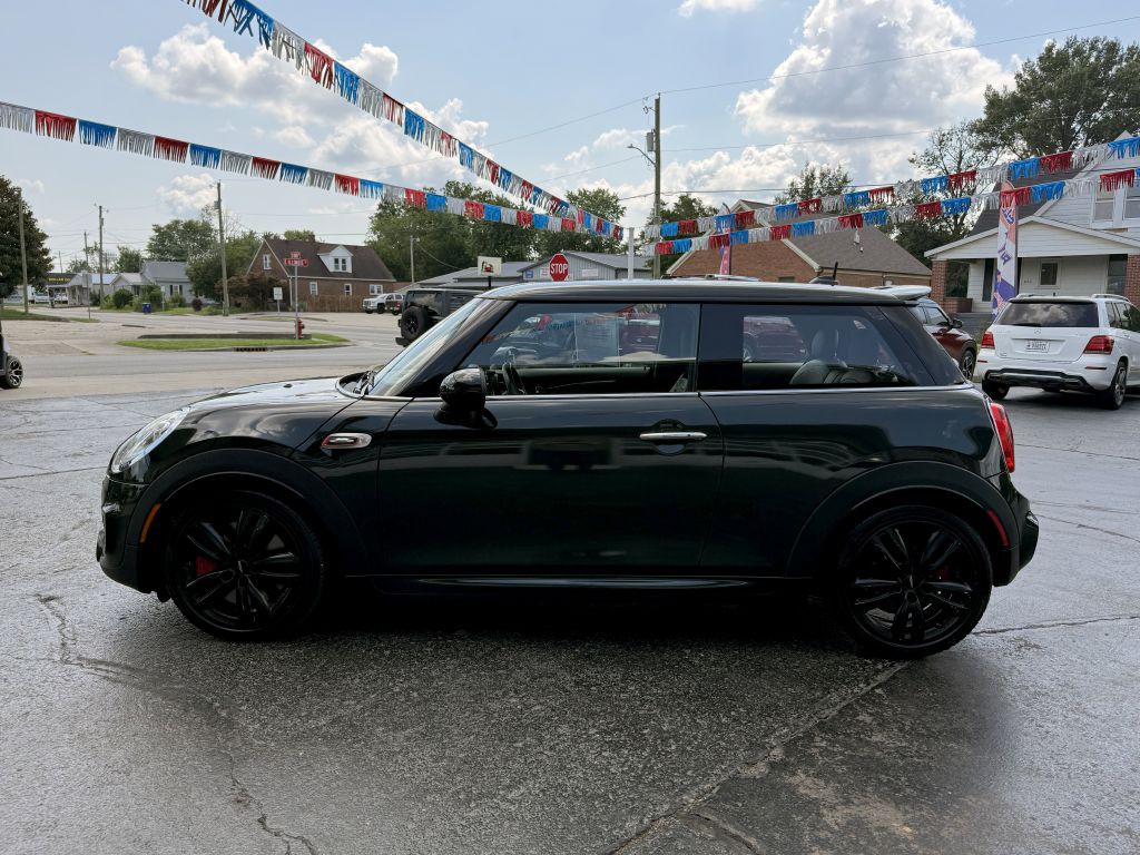 2017 MINI Cooper Image 5