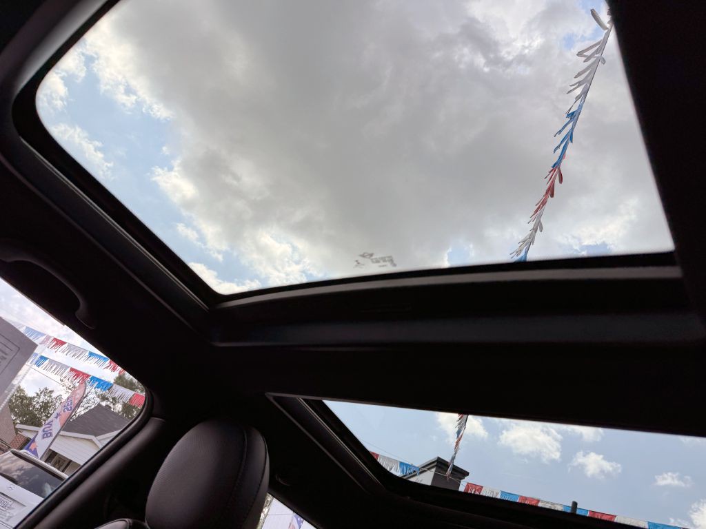 2017 MINI Cooper Image 21