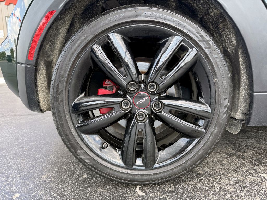 2017 MINI Cooper Image 28