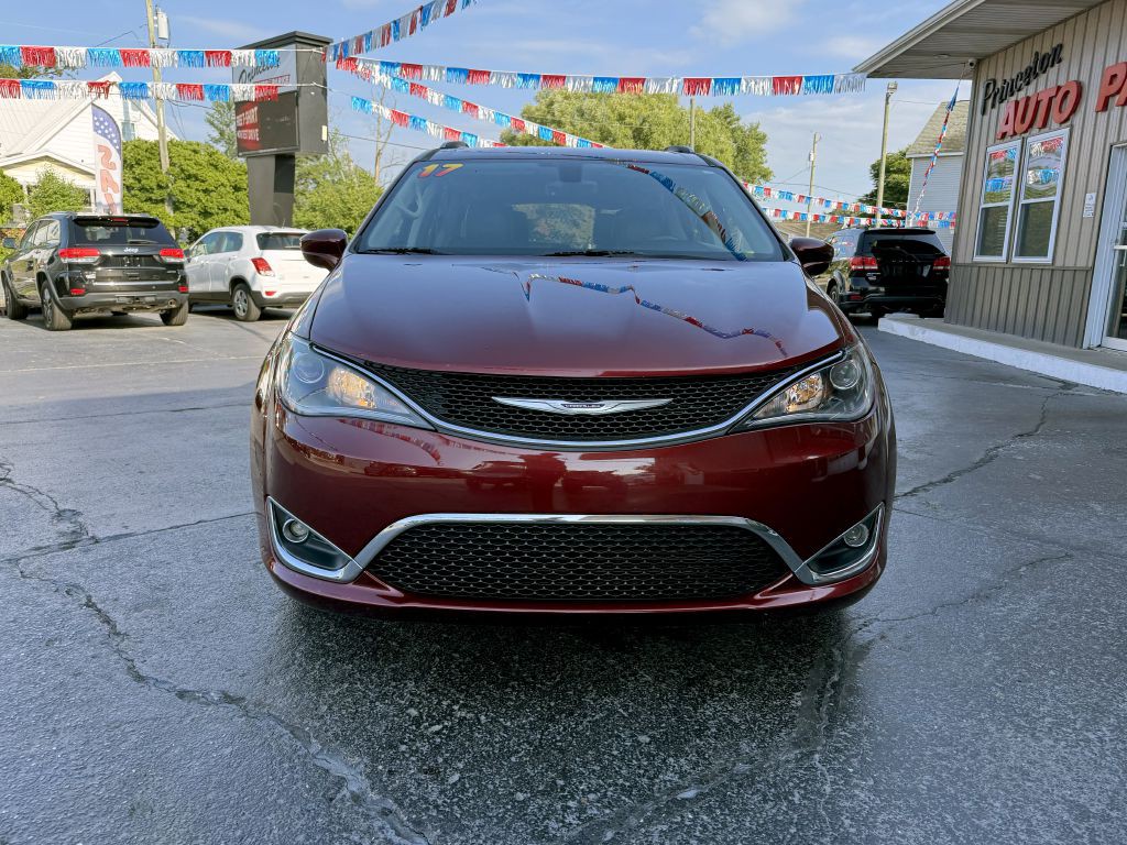 2017 Chrysler Pacifica Image 3