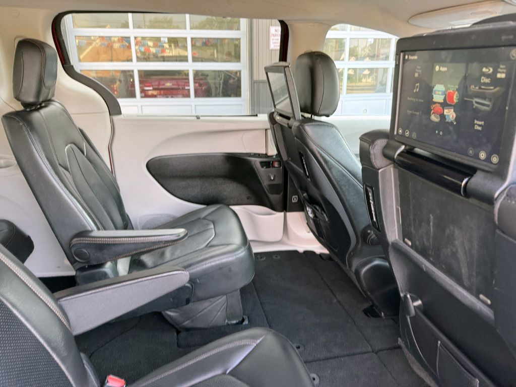 2017 Chrysler Pacifica Image 13