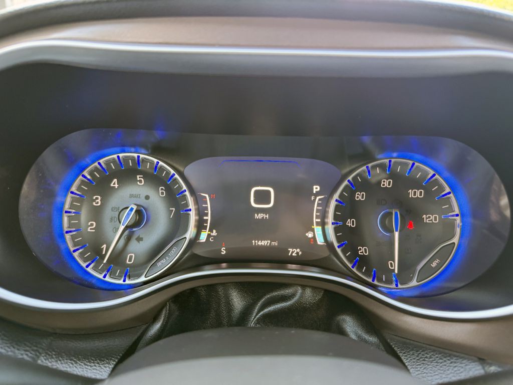 2017 Chrysler Pacifica Image 15