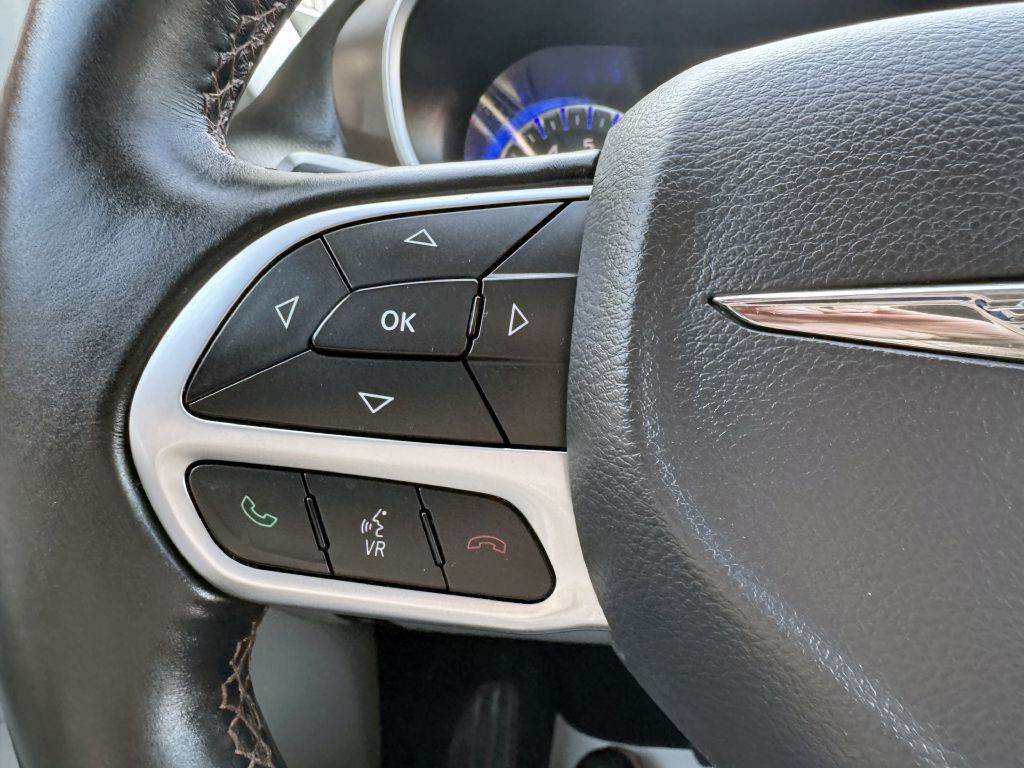 2017 Chrysler Pacifica Image 17