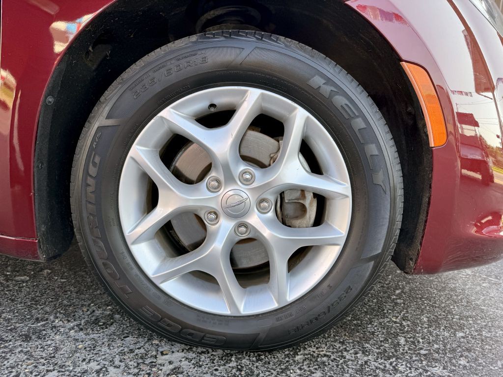 2017 Chrysler Pacifica Image 30