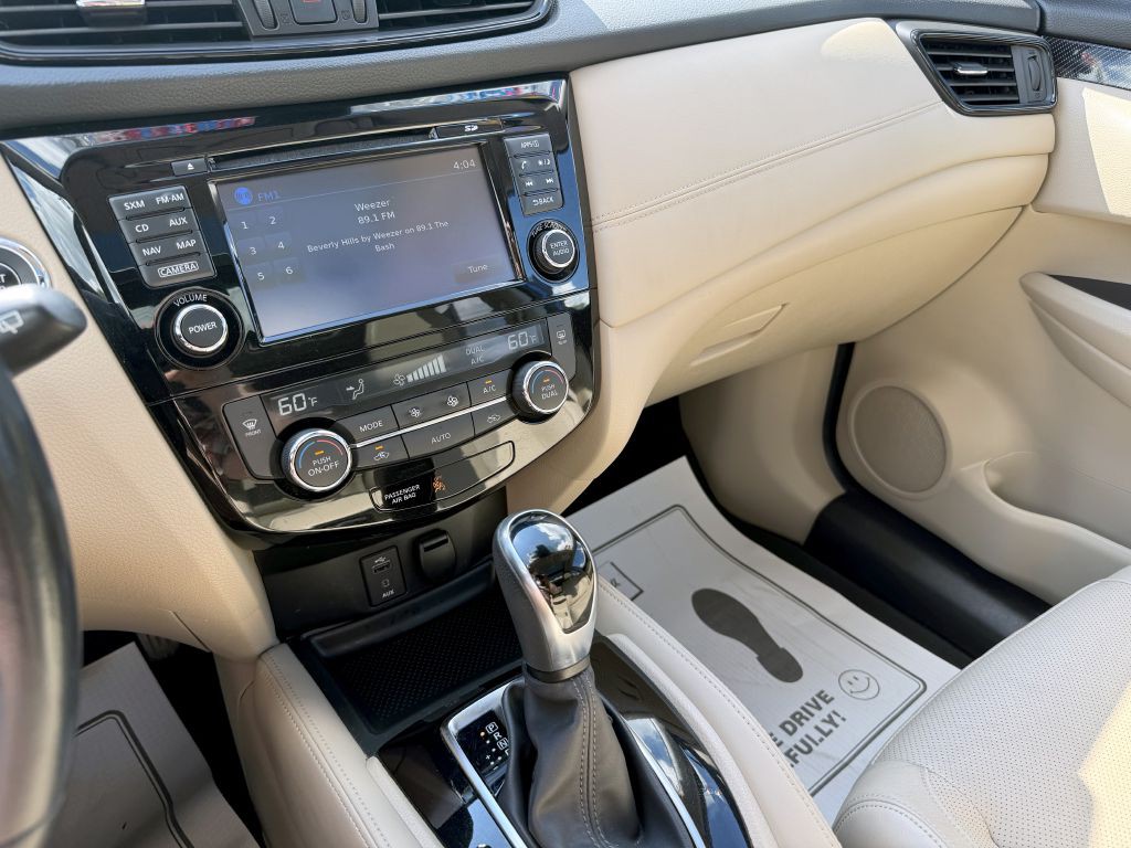 2017 Nissan Rogue Image 13