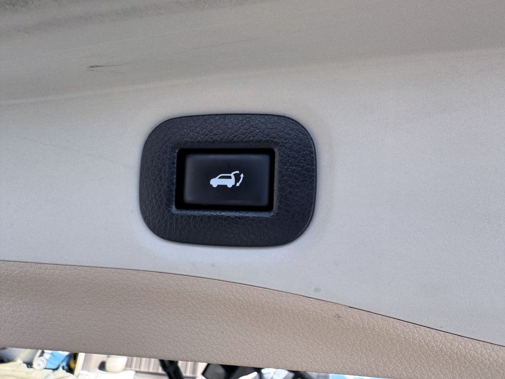 2017 Nissan Rogue Image 23