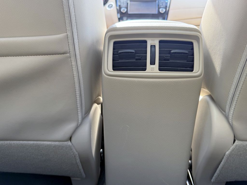 2017 Nissan Rogue Image 24