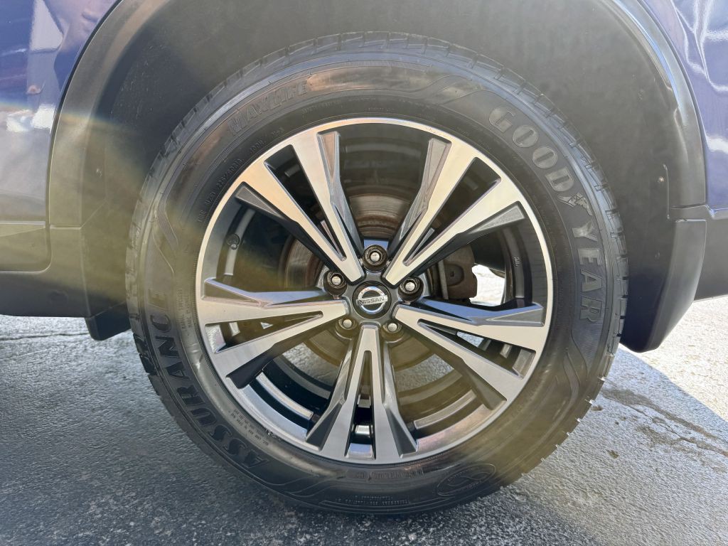 2017 Nissan Rogue Image 26