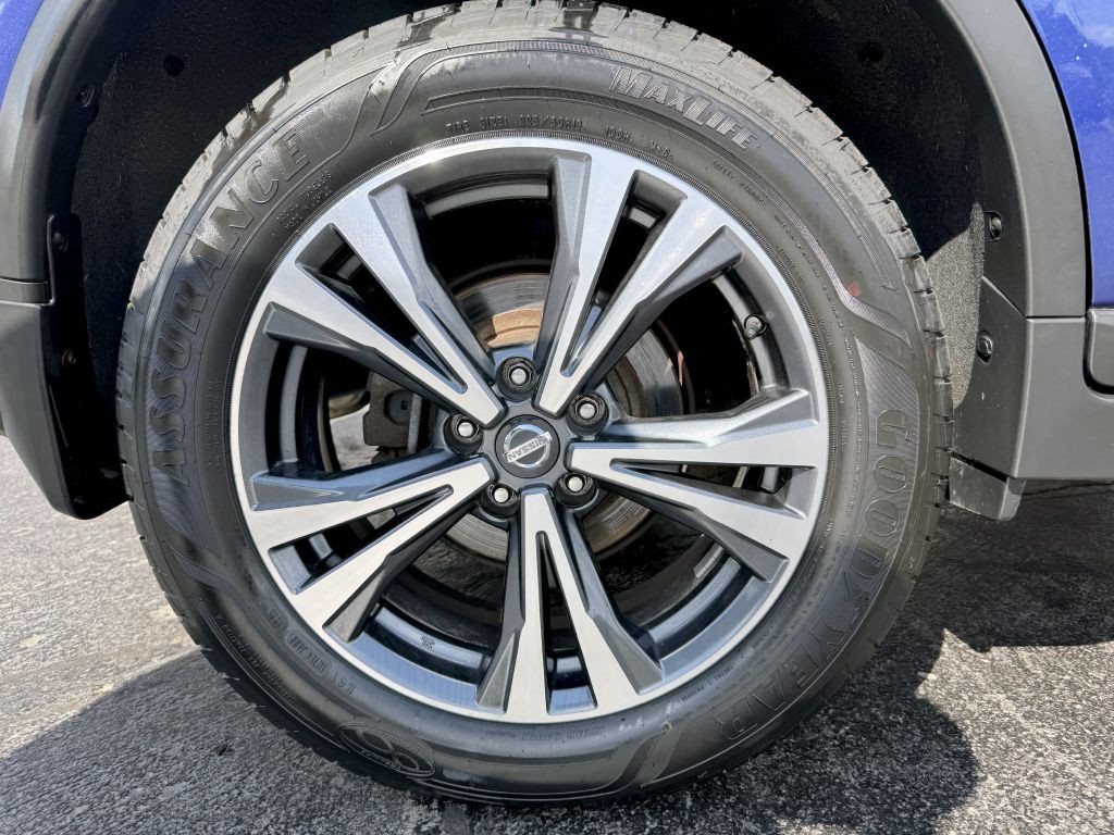2017 Nissan Rogue Image 28