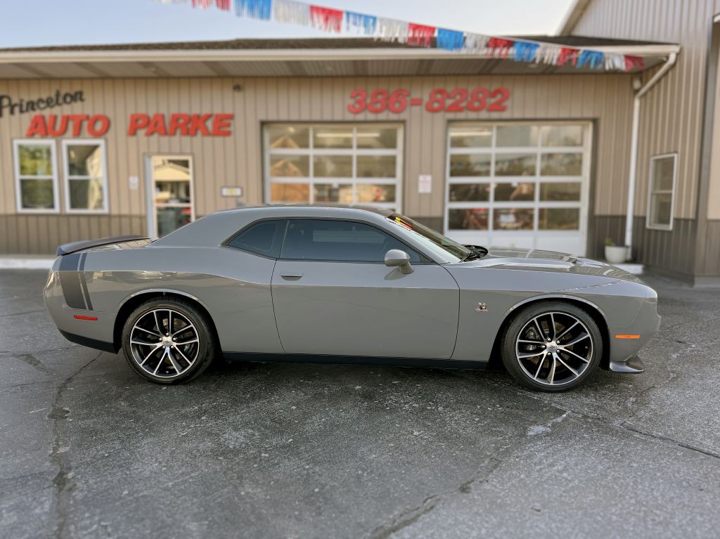 2017 Dodge Challenger Image 1