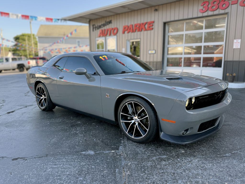 2017 Dodge Challenger Image 2